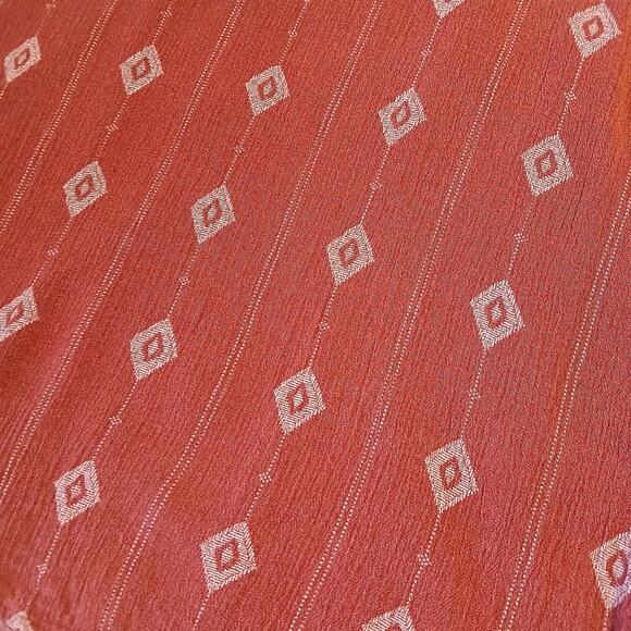 Yellow Chair tunic rust/red colored with diamond details in white s/m sh slv - Picture 7 of 9